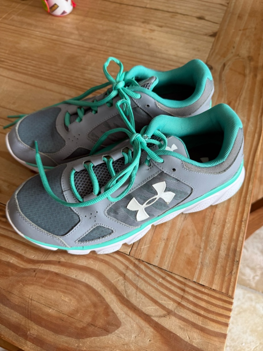 Under Armour womens Gray and Teal Athletic Sneakers size 9
Excellent condition